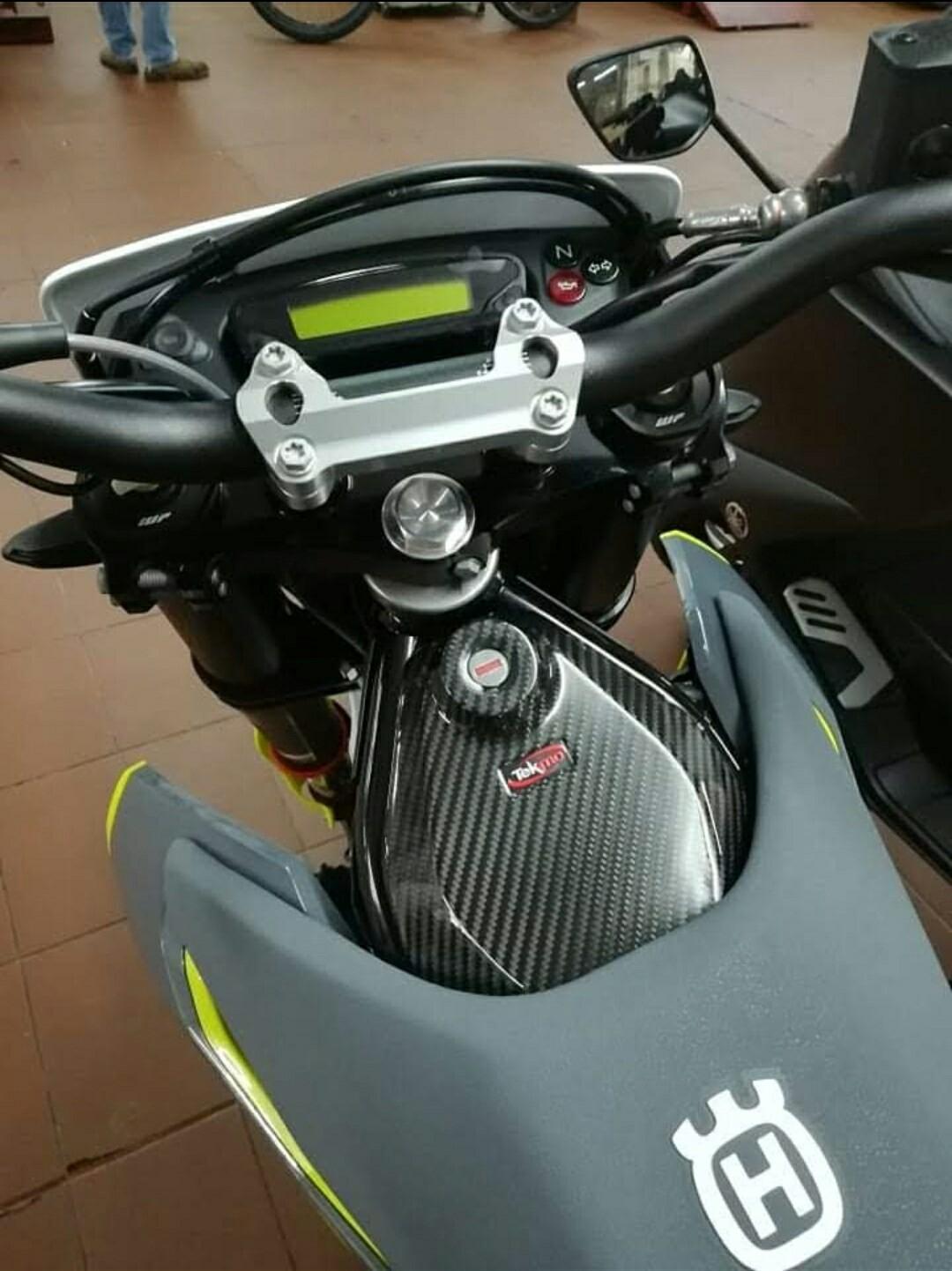 Carbon Key Surround HUSQ 701 SM 701 Enduro